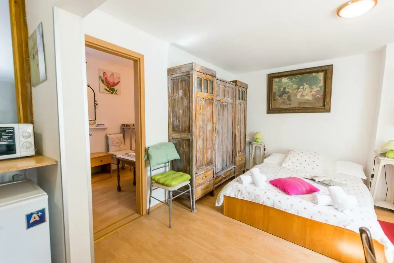 Beautiful Rustical Apt Ana In The Heart Of Rovinj Croatia