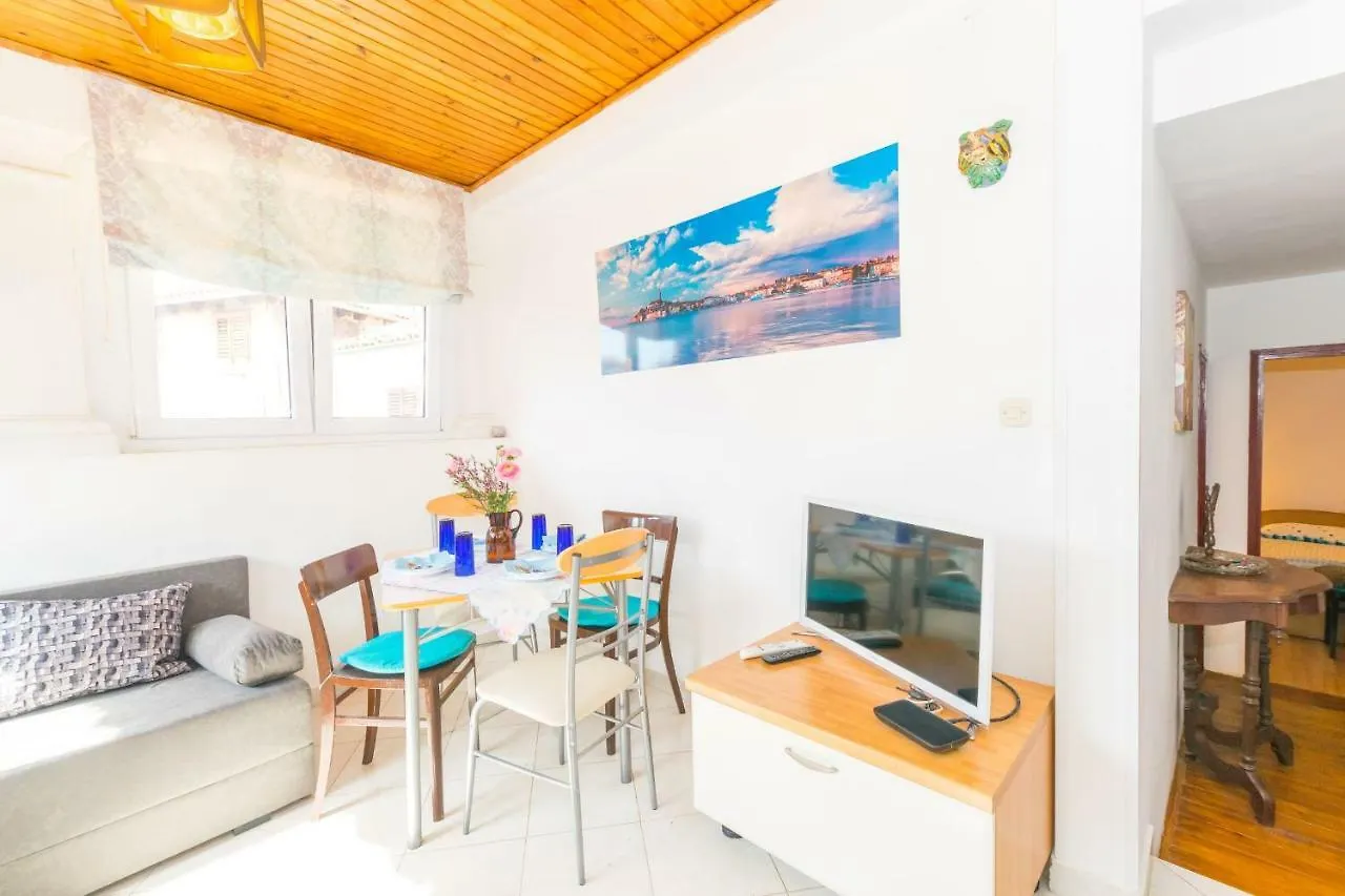 Beautiful Rustical Apt Ana In The Heart Of Rovinj