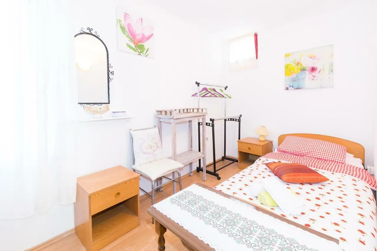 Beautiful Rustical Apt Ana In The Heart Of Rovinj