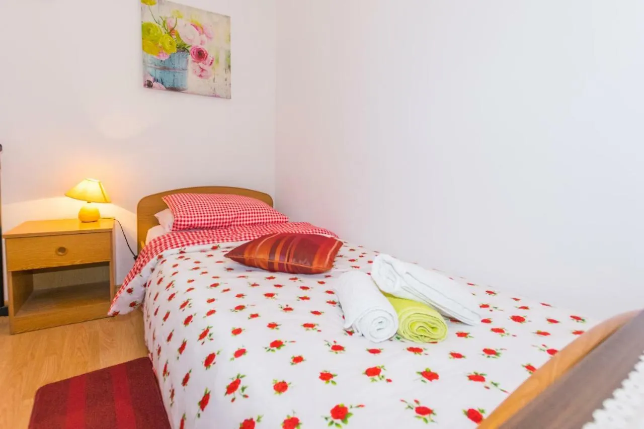 Beautiful Rustical Apt Ana In The Heart Of Rovinj 0*,
