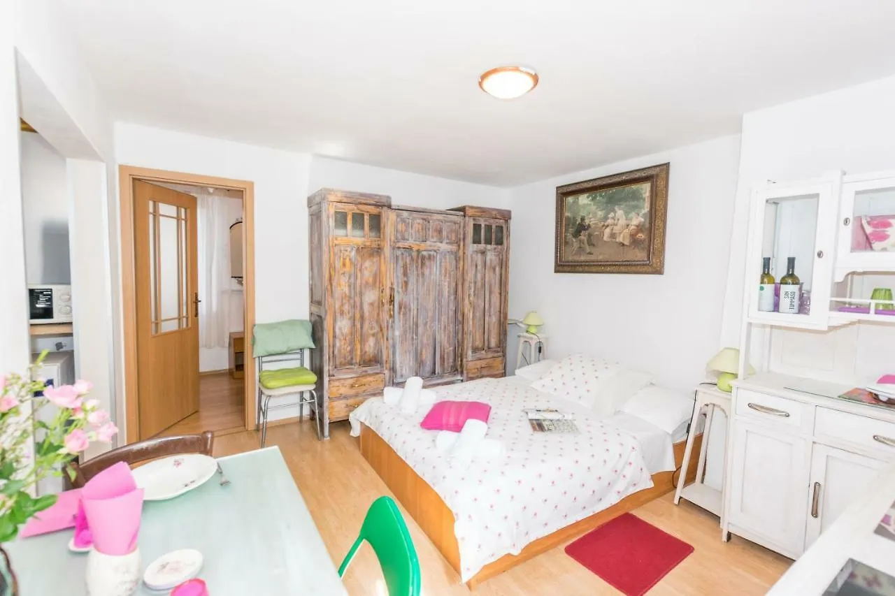 Beautiful Rustical Apt Ana In The Heart Of Rovinj Croatia
