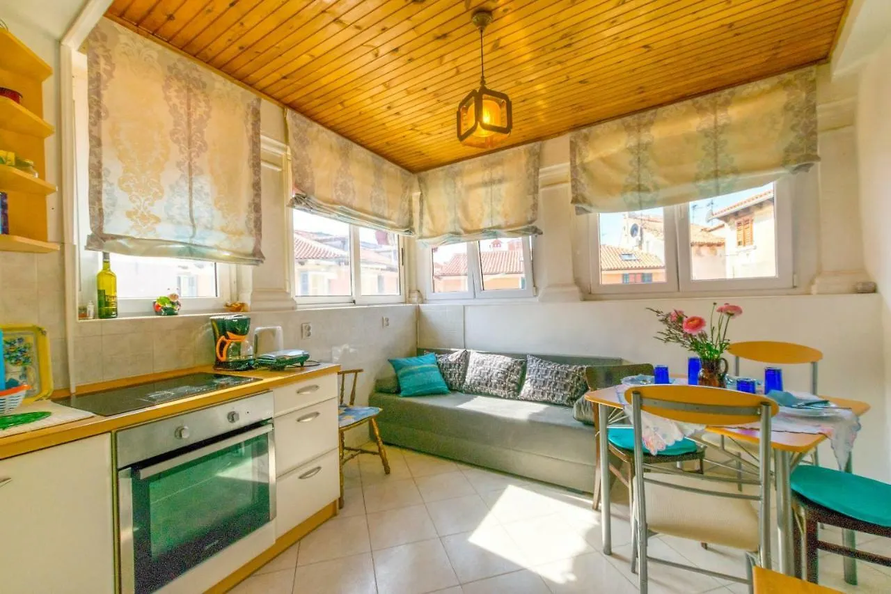Beautiful Rustical Apt Ana In The Heart Of Rovinj
