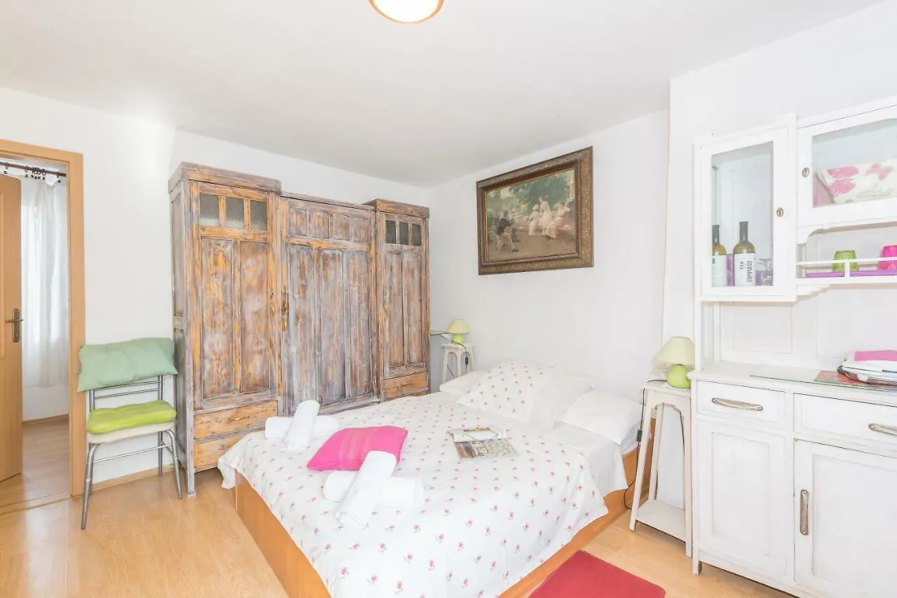 Beautiful Rustical Apt Ana In The Heart Of Rovinj Apartment